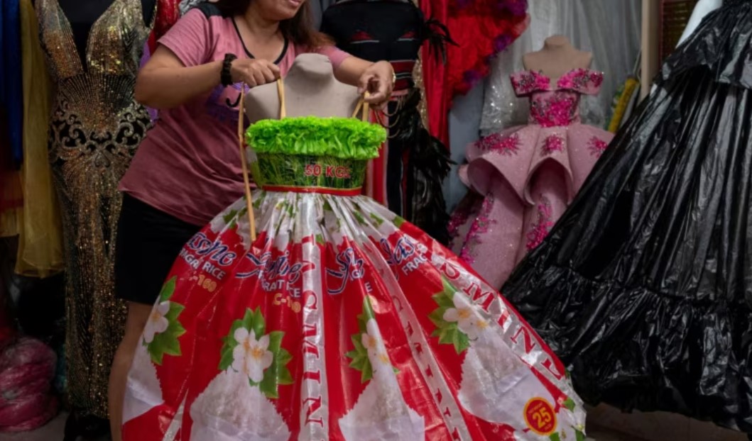 Alasan-Penting-Membuat-Pakaian-dari-Plastik-Bekas